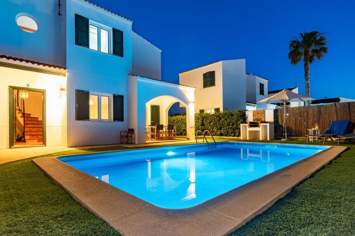 Maison de Vacances 'Relax En Tranquila' avec Piscine Privée, Wi-Fi et Climatisation in Cala Blanes, Ciutadella