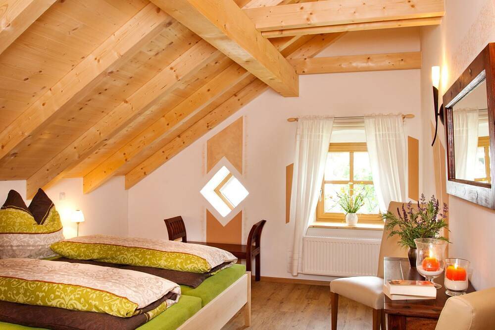 Landhaus mit Sonnenterrasse und Garten in Liegewiese am Stausee, Neureichenau