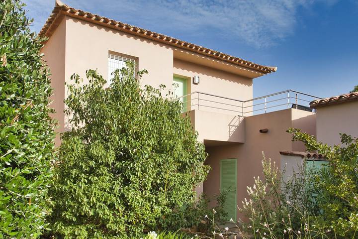 Gîte pour 4 personnes, avec terrasse et piscine à Lecci - 2