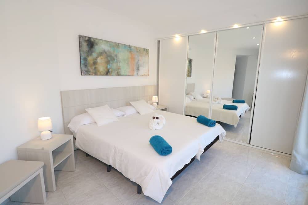Entire apartment, Penthouse \"Sky\",  modern+comfortable, fantastic sea view + lots of sun in Cala Bona, Son Servera