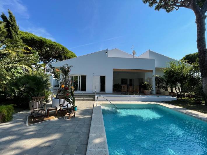 Location de vacances pour 8 personnes, avec piscine et terrasse, adapté aux familles à Roche - 3