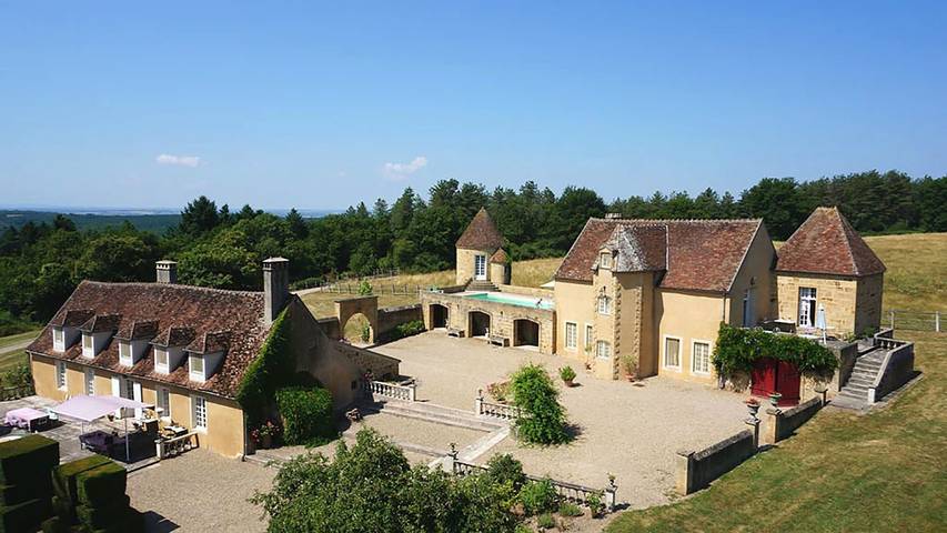 Appartement de vacances pour 11 personnes, avec piscine et jardin, animaux acceptés