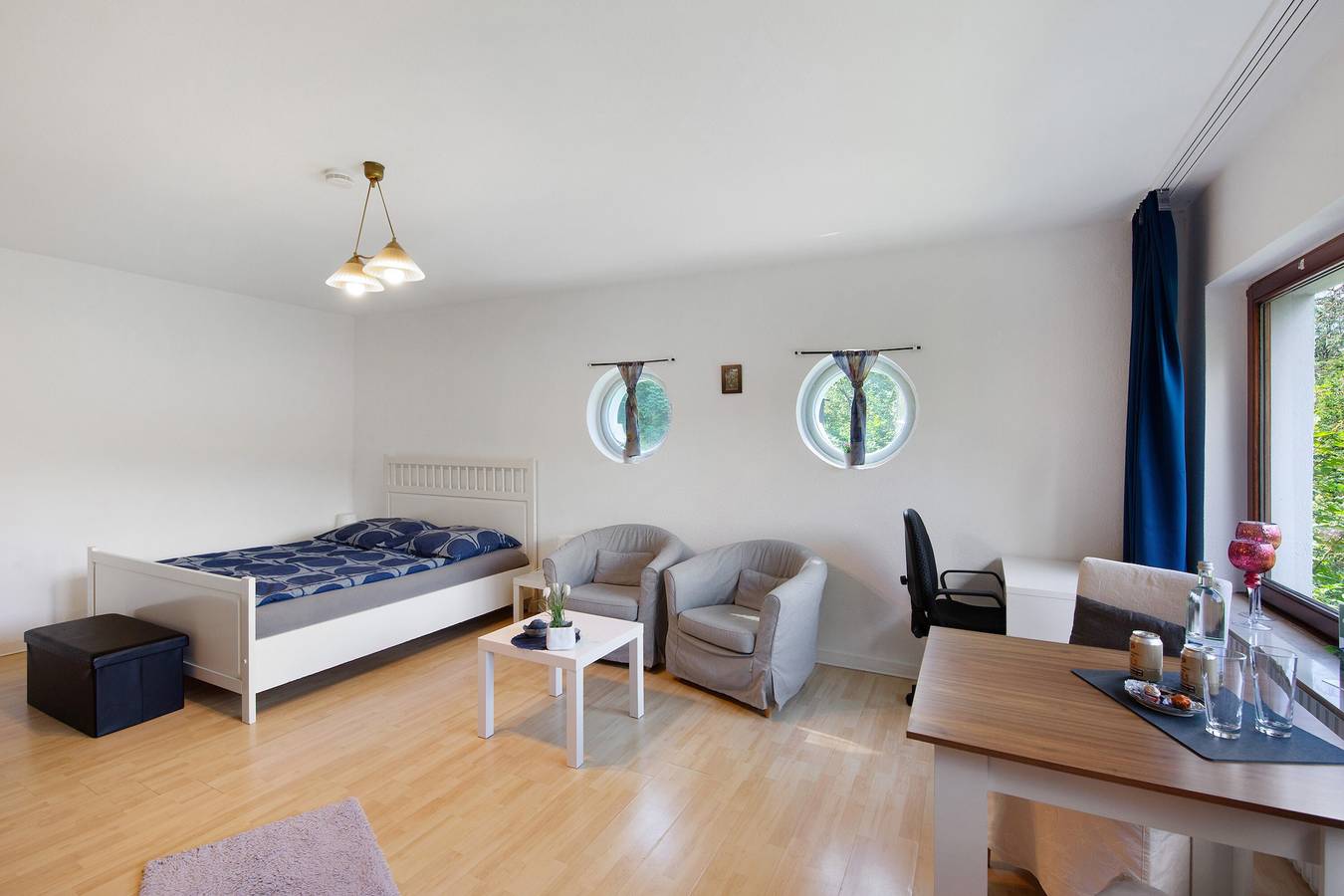 Ganze Wohnung, Ferienwohnung Waldblick" mit privater Terrasse, privatem Garten und Wi-Fi in Remscheid, Bergisches Land