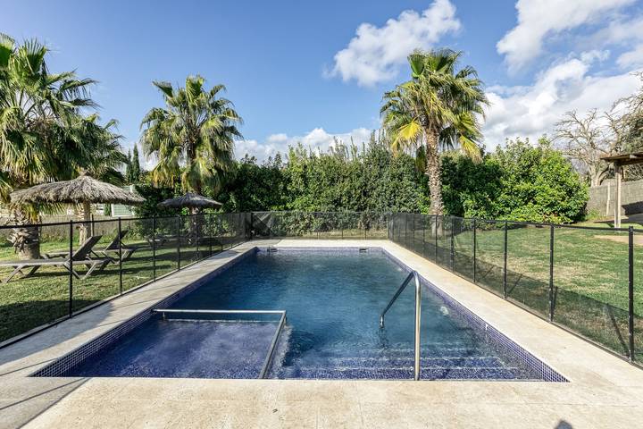 Apartamento de vacaciones para 7 personas, con Balcón y Jacuzzi además de Jardín y Piscina para niños en Cataluña - 2