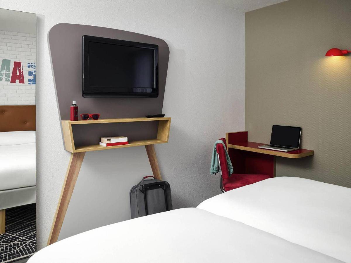 Superior King Room in Le Coudray, Région de Chartres