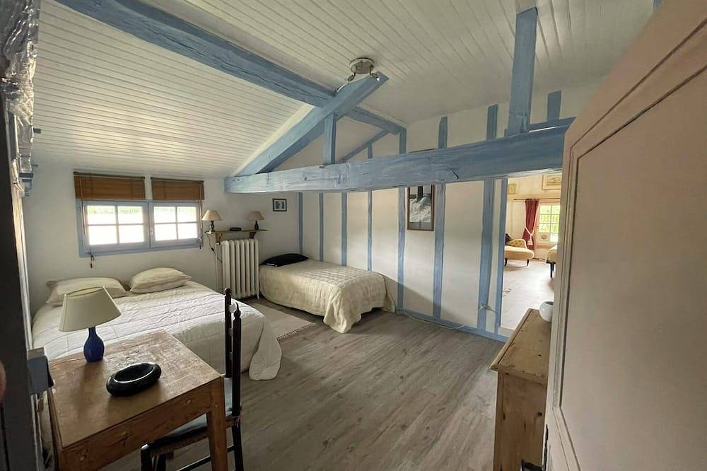 Maison Dans les Landes avec Piscine, Jardin et Cheminée in Labastide-d'Armagnac, Landes