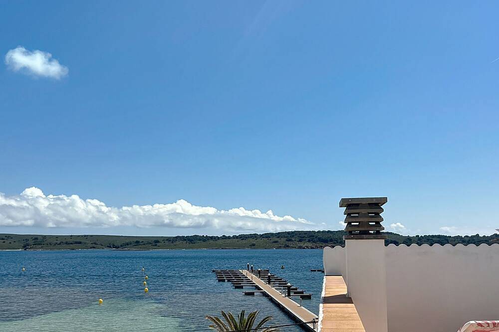 Entire apartment, Apartamento con vistas al mar en Fornells in Fornells, Es Mercadal