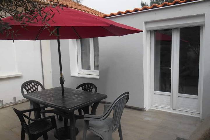Gîte pour 2 personnes, avec jardin dans Mindin