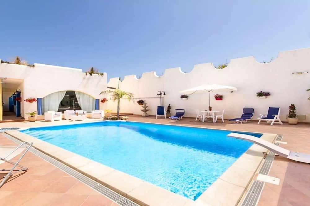 Wunderbare Villa am Meer mit Pool in Ficarazzi, Palermo Provinz