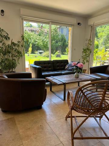 Gîte pour 6 personnes, avec balcon ainsi que jardin et vue à Lesparrou
