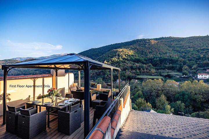 Gîte pour 8 personnes, avec terrasse à Serdinya