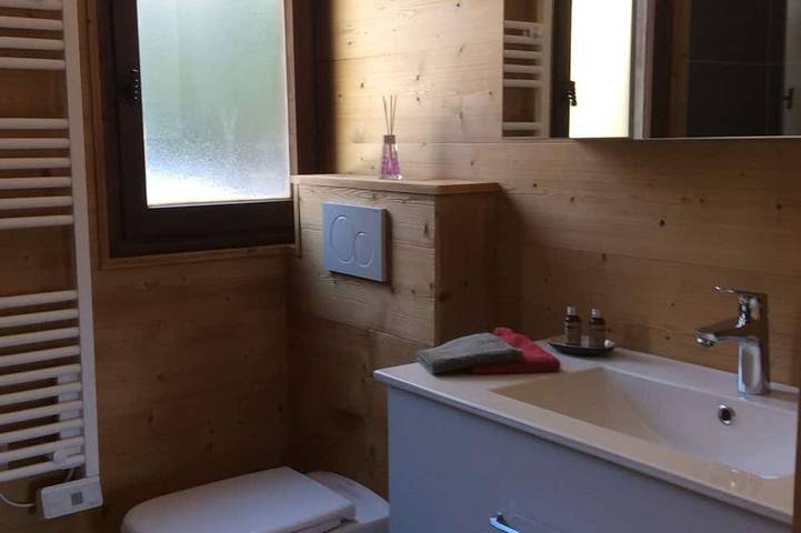 Chalet orientado al sur con vistas al valle de Giffre in Verchaix, Region Bonneville