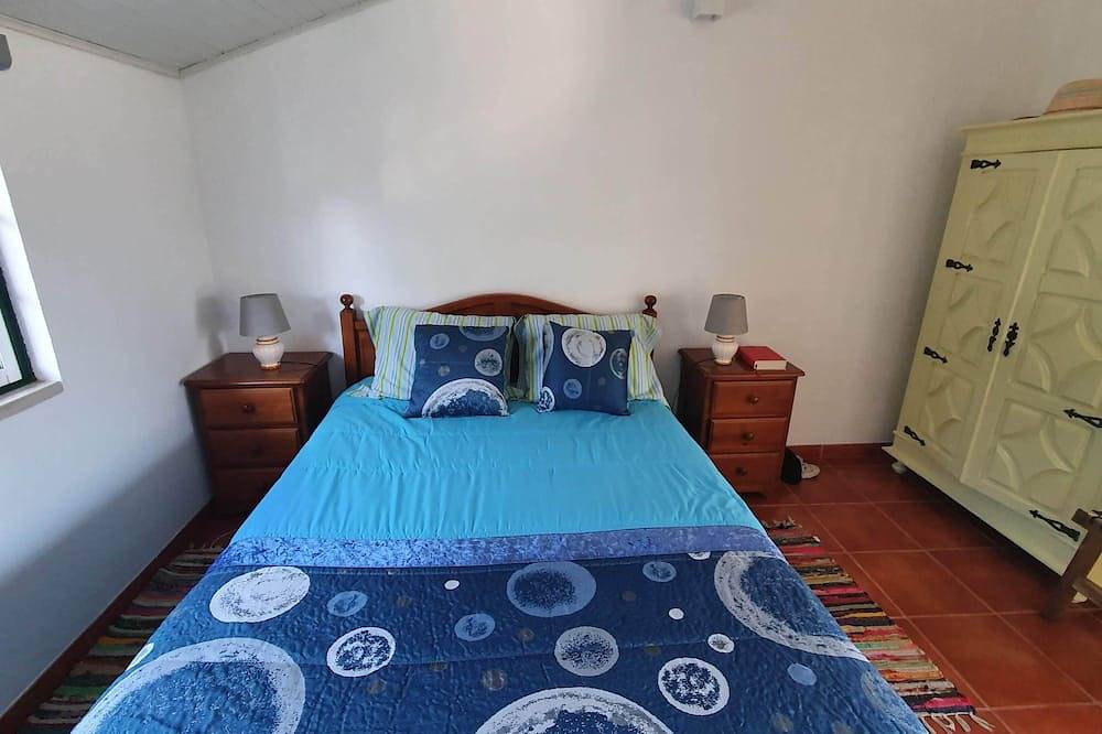 Secluded Beach House @Praia da Galé: 70km of white sand beach. Tranquility.  in Melides, Costa Alentejana