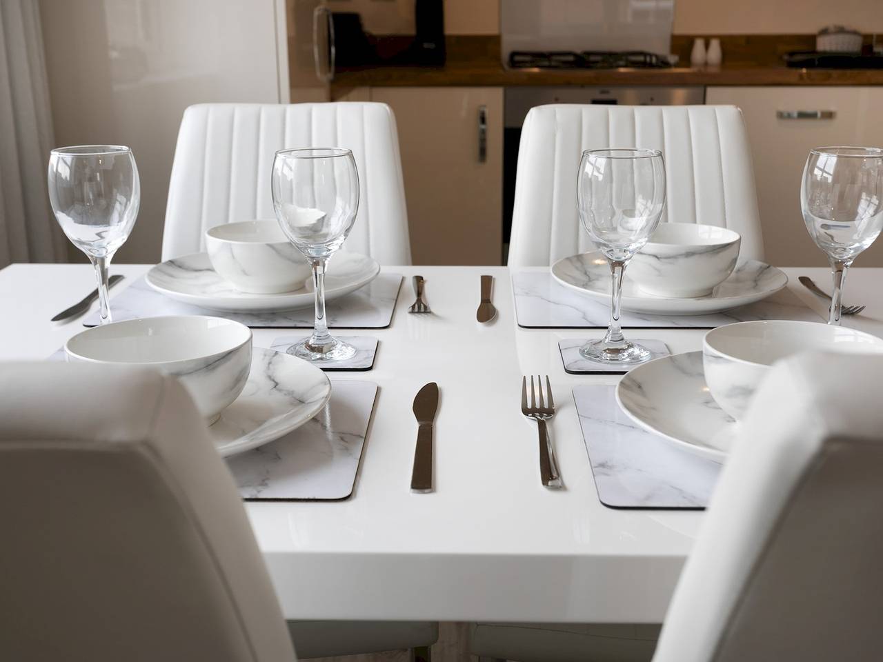 Entire apartment, Luxurious 2-Bed Nottingham Retreat with Parking - Pass the Keys in Nottinghamshire