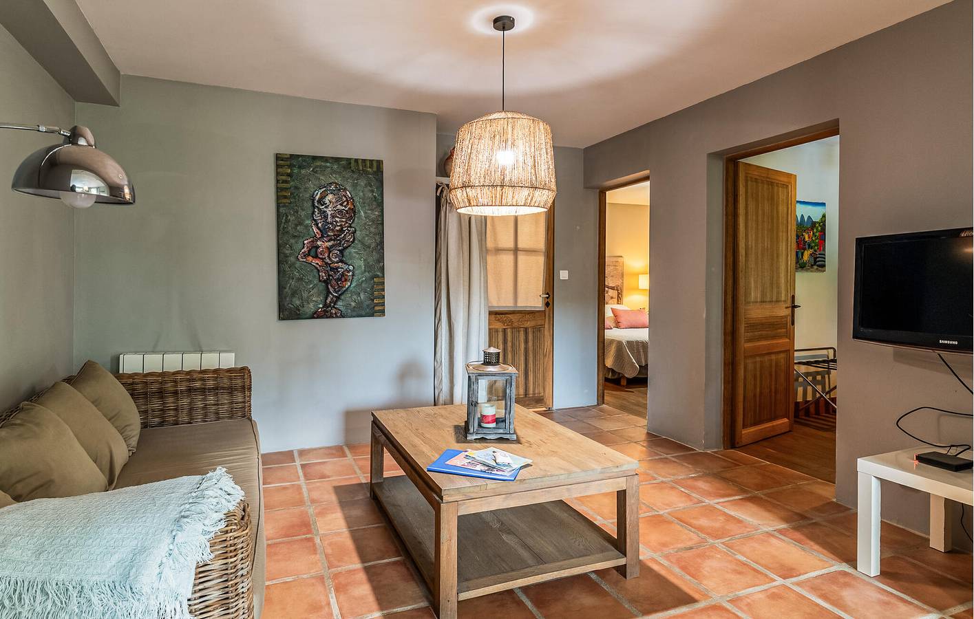 Luxe Appartement met Zwembad & Parkeerplaats, 2.5km naar Centrum in Saint-Maximin-la-Sainte-Baume, Brignoles region