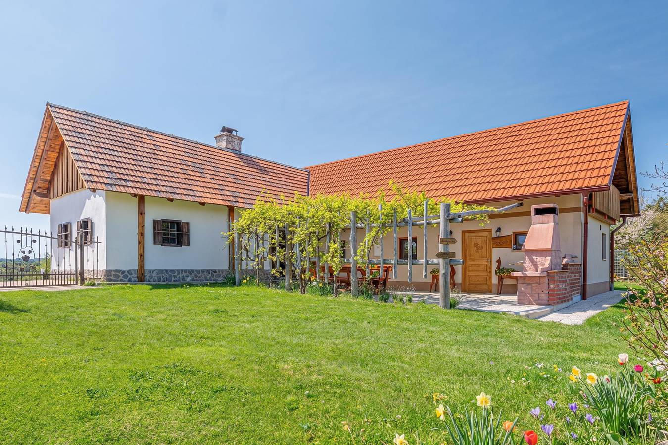 Deer's Hill - Sauna, Hot Tub, Garden in Ljutomer, Untersteiermark