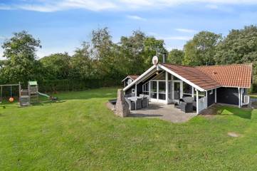 Ferienhaus für 8 Personen, mit Terrasse und Garten sowie Sauna und Whirlpool in Mommark