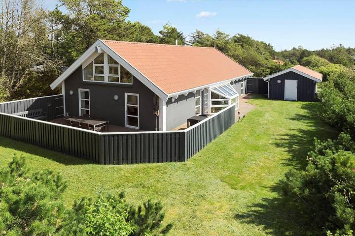 Ferienhaus für 6 Personen, mit Whirlpool und Terrasse sowie Sauna in Vorupør