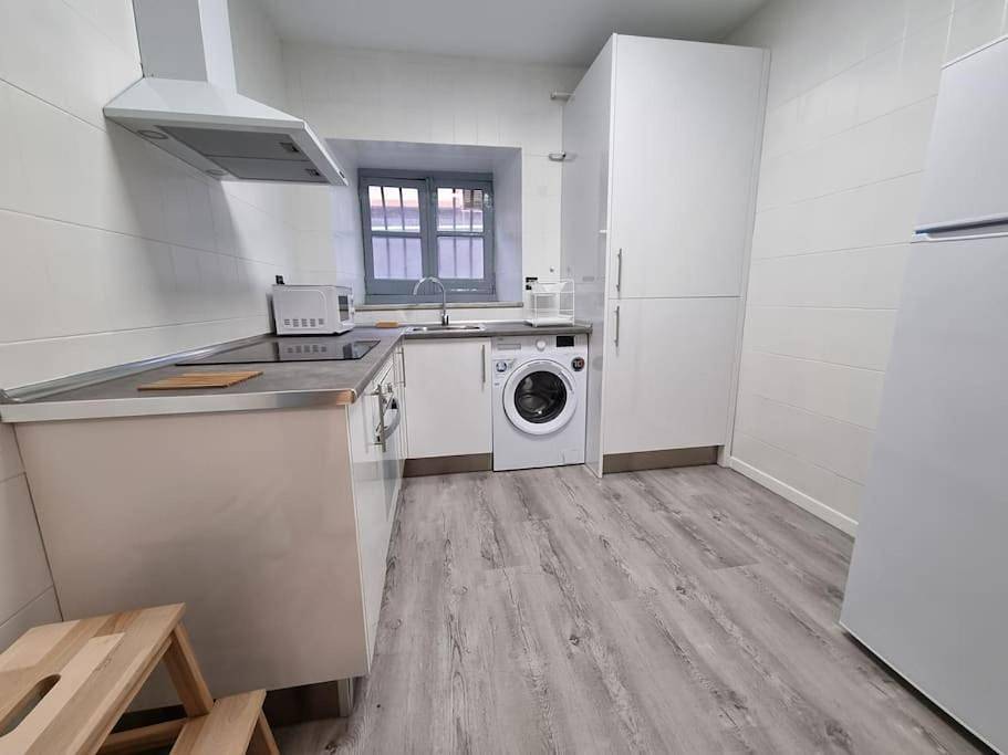 Apartamento entero, Three-Bedroom Apartment in Cabañaquinta, Aller