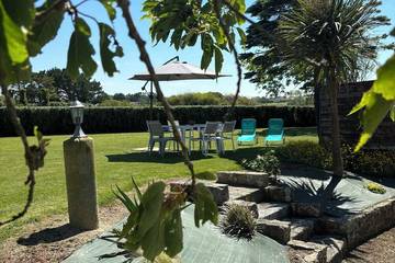 Gîte pour 6 personnes, avec jardin et terrasse à Plounévez-Lochrist