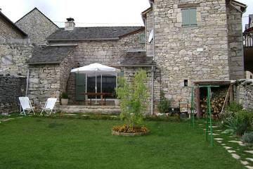 Gîte pour 6 personnes, avec terrasse et jardin à La Malène