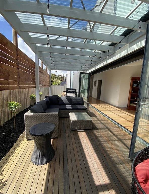 Modern Beach Escape – 4Br + Walk to Beach in McCrae, Mornington Peninsula
