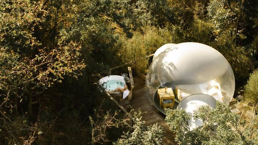 Tente pour 2 personnes, avec terrasse et jacuzzi dans l' Ain