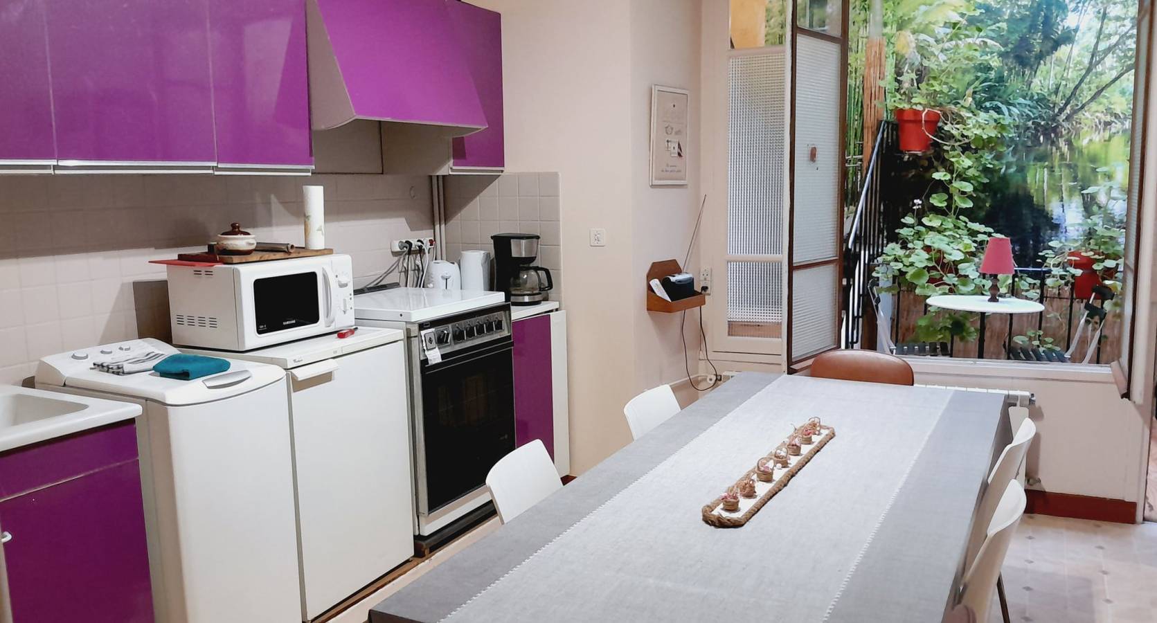 Logement, cure, grande maison de ville in Chaudes-Aigues, Région de Saint-Flour