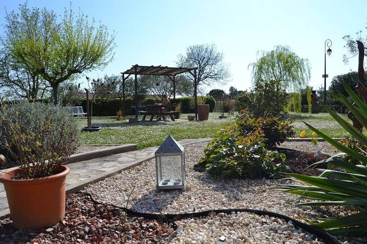 Gîte pour 6 personnes, avec jardin et piscine à Saint-Dézéry - 3