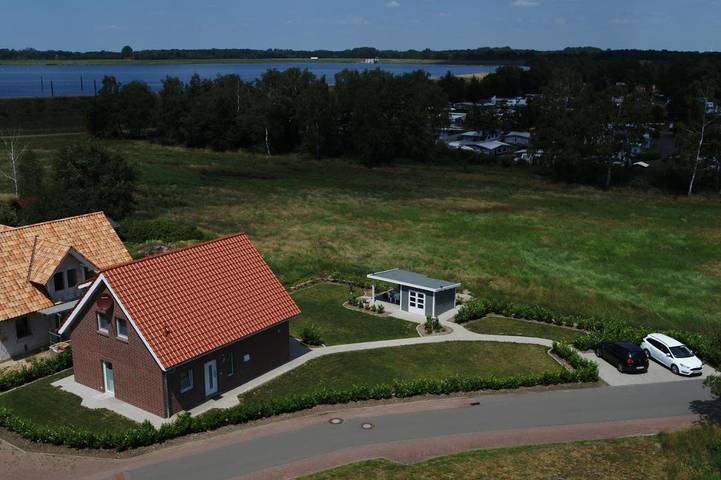 Ferienwohnung für 4 Personen, mit Terrasse und Garten sowie Ausblick in Rieste