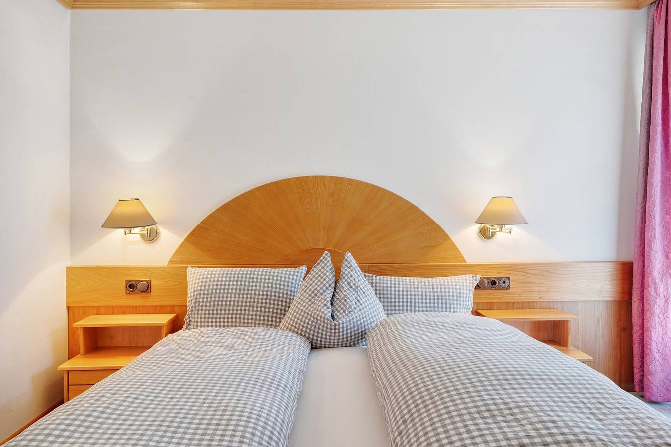 Zimmer „Bb Pattis 2P“ mit Bergblick, Balkon und Wlan in Thuins, Sterzing