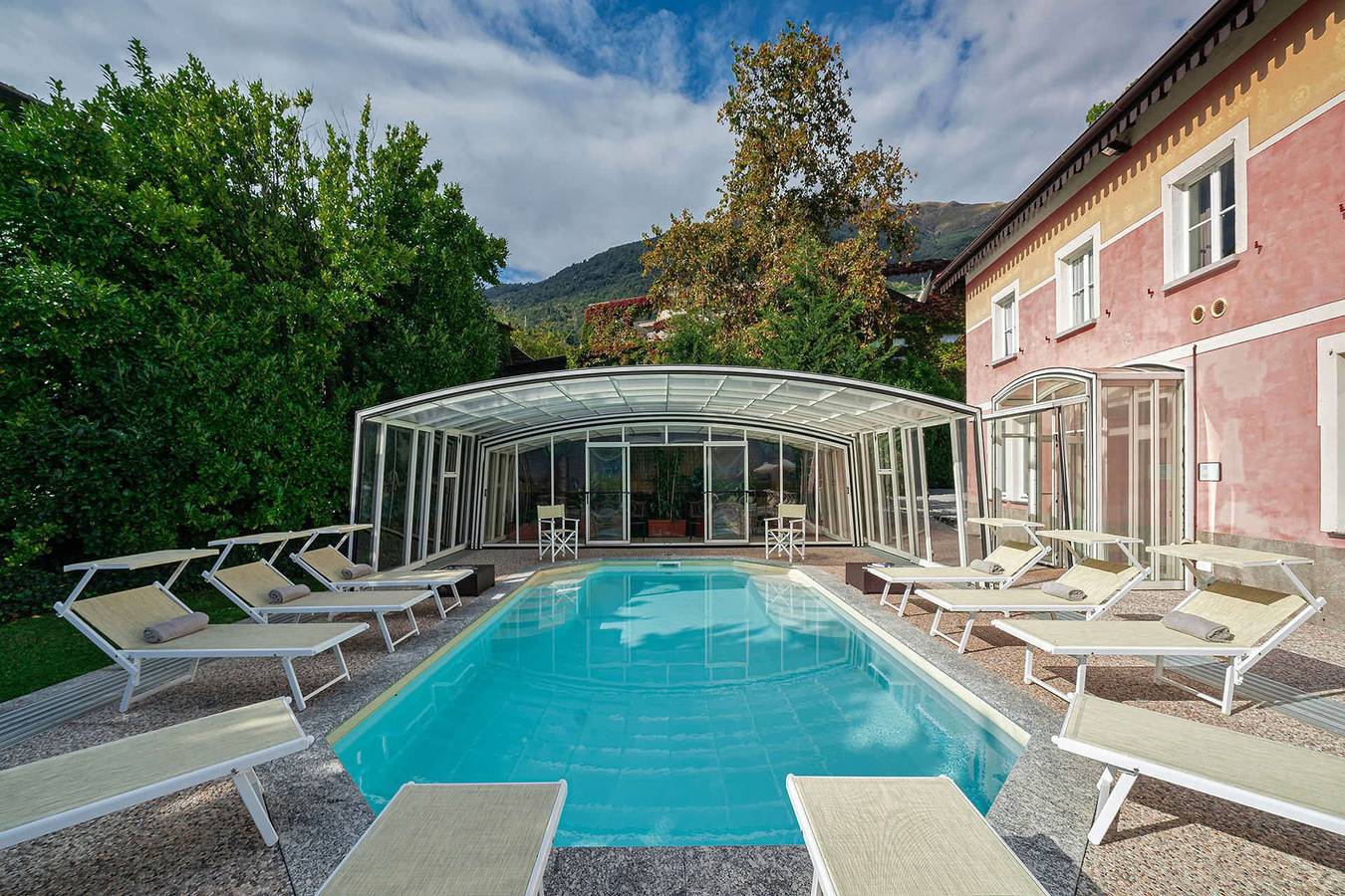 Villa für 10 Personen mit Balkon in Calozzo, Pianello del Lario