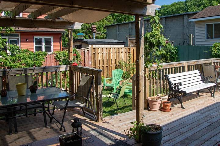 Vacation rental for 9 people, with terrace and yard in Lake Erie (Canada)