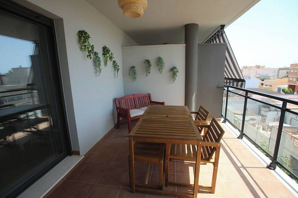 Apartamento entero, Disfruta del sol y el mar en este acogedor y moderno piso en Xilxes, in Playa de Chilches, Chilches