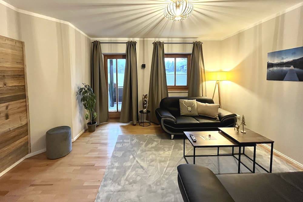 Entire apartment, Spacious apartment with sun terrace in the immediate vicinity of the lake in Bad Wiessee, Bavarian Alps