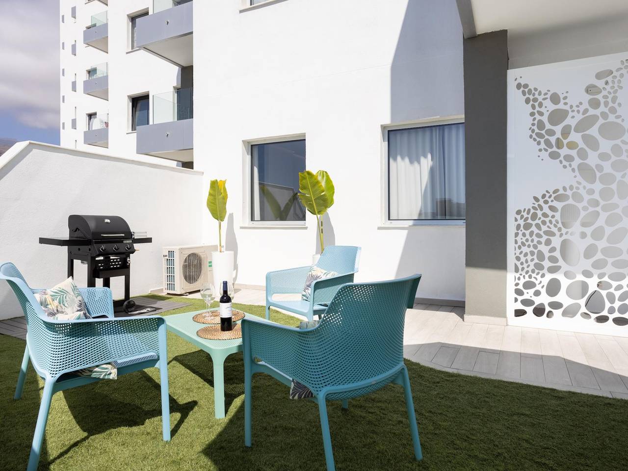 Ganze Ferienwohnung, Spektakuläres Ferienhaus Mit Terrasse Und Teilmeerblick in Playa Paraíso, Adeje