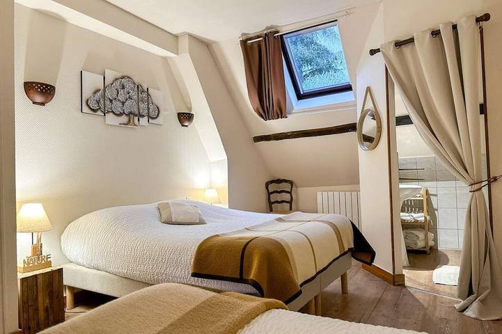 Gîte pour 10 personnes, avec piscine ainsi que sauna et jardin à Vessey - 4