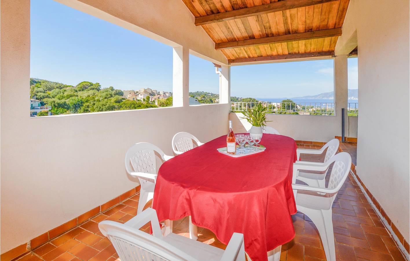 Apartamento con vistas al mar, aparcamiento, terraza y pesca a 1,5 km de la playa in Grosseto-Prugna, Region de Ajaccio