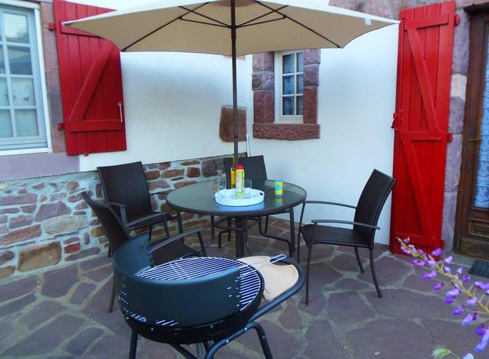 Gîte pour 4 personnes, avec terrasse ainsi que jardin et jacuzzi à Saint-Étienne-de-Baïgorry - 2