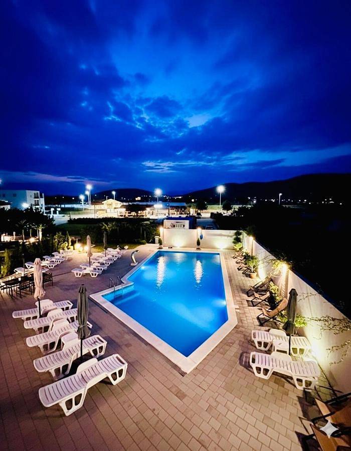 Appartement de vacances pour 6 personnes, avec piscine ainsi que jardin et vue