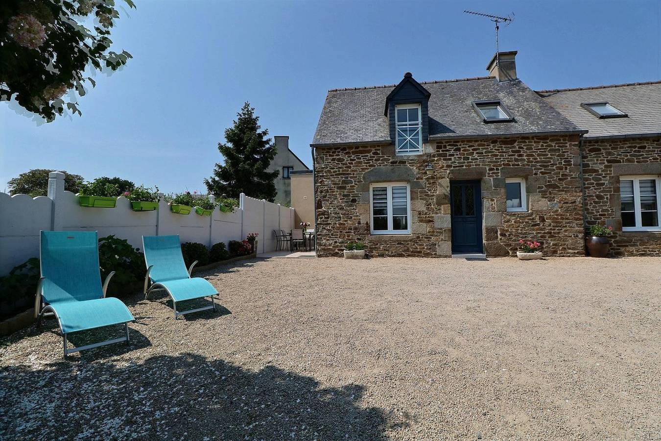 Charmant logement à Saint-Malo avec jardin et parking, proche Dinard in Saint-Guinoux, Région de Saint-Malo