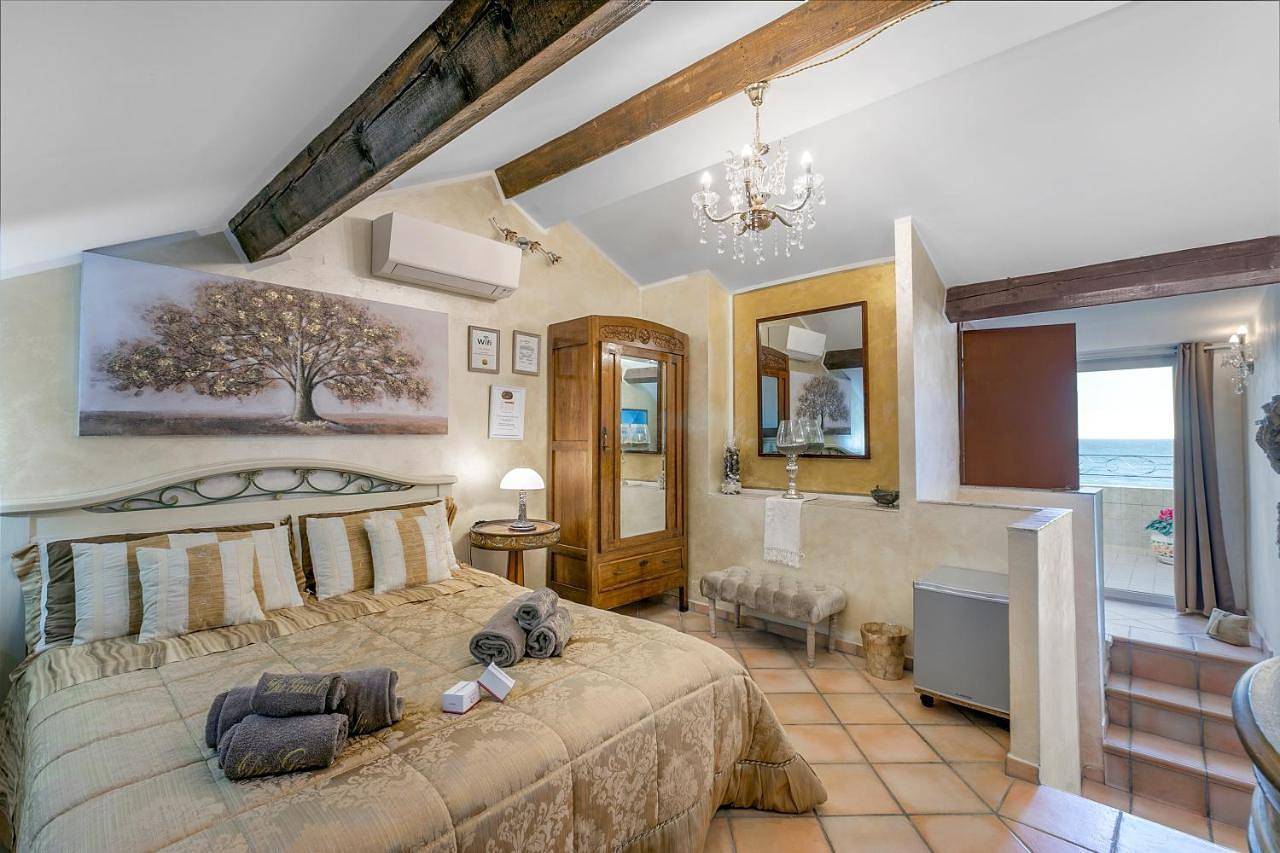 B&B Da Giueli Rooms On The Seafront in Alassio, Riviera di Ponente