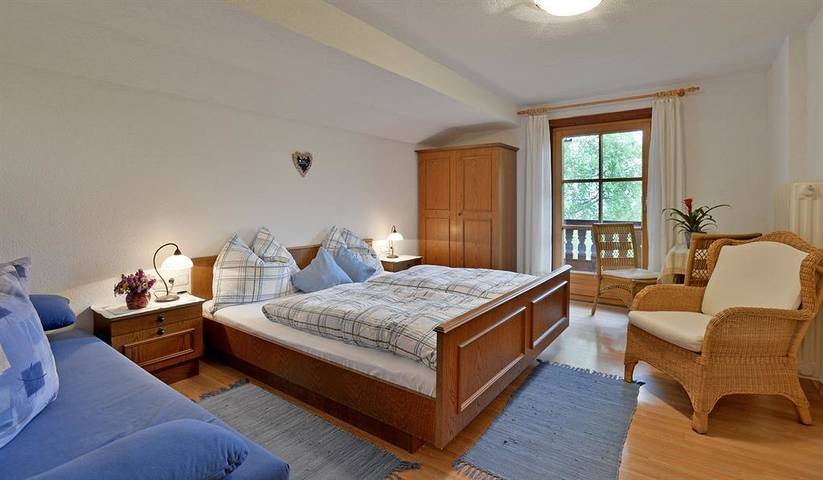 Ferienhaus für 5 Personen, mit Garten und Seeblick sowie Balkon und Ausblick, mit Haustier in Walchsee