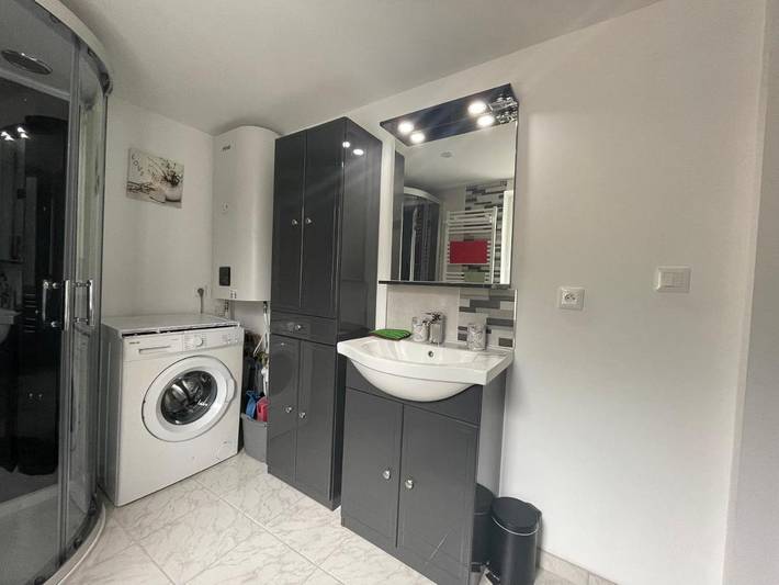 Gîte pour 8 personnes, avec vue et terrasse dans Circuit des 24 Heures du Mans - 4