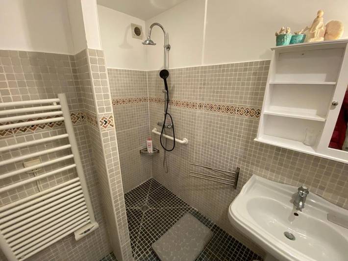 Location de vacances pour 2 personnes, avec terrasse à La Bastidonne - 3