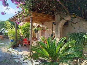 Gîte pour 4 personnes, avec jardin et terrasse, animaux acceptés à Biguglia