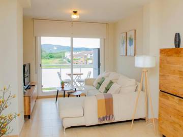 Gîte pour 4 personnes, avec terrasse ainsi que piscine et vue à Santa Barbara