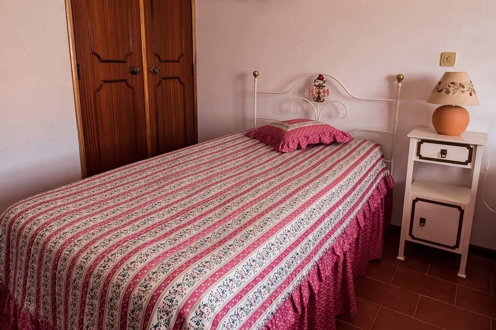 Quinta da Vela - Vier Schlafzimmer Haus, Schläft 8 in Meirinhos, Douro-Tal