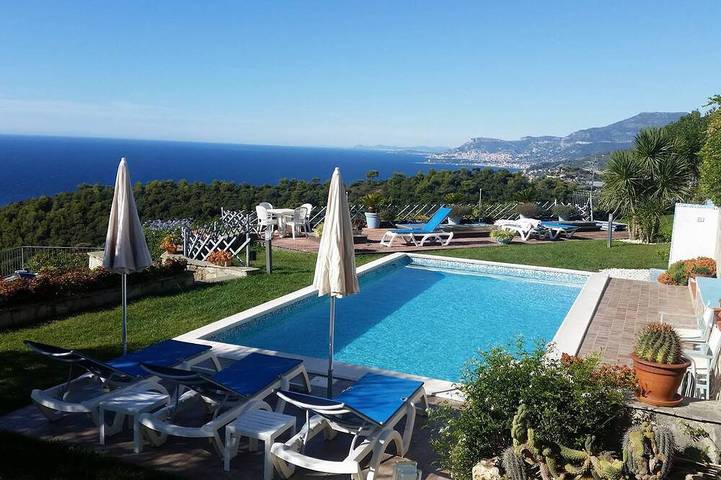 Villa für 6 Personen, mit Terrasse und Pool sowie Garten - 1