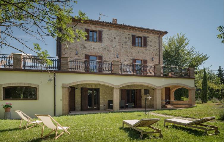 Ferienwohnung für 6 Personen, mit Terrasse und Garten